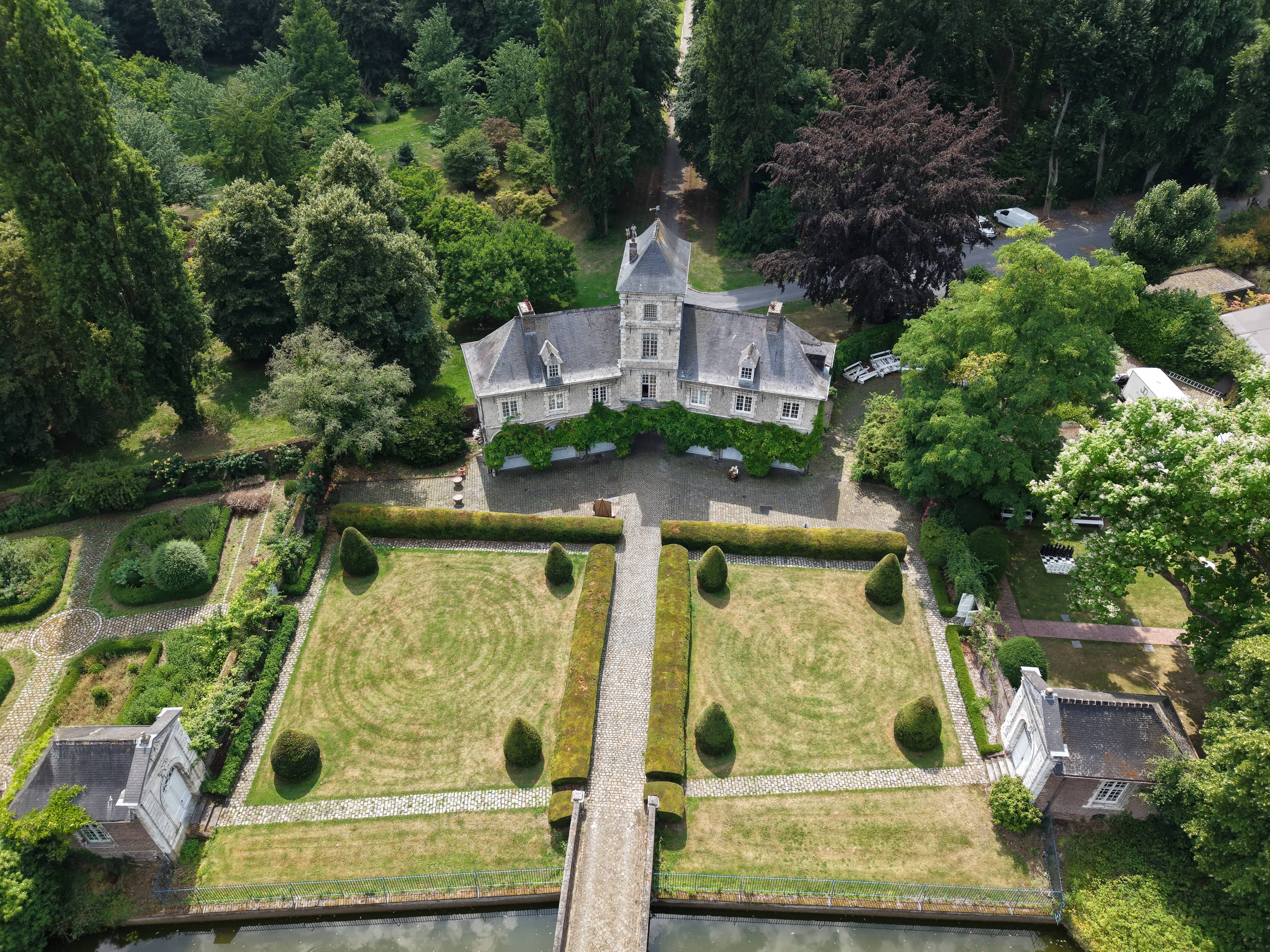 Prise de vue drone – daria chateau jardins vert bois