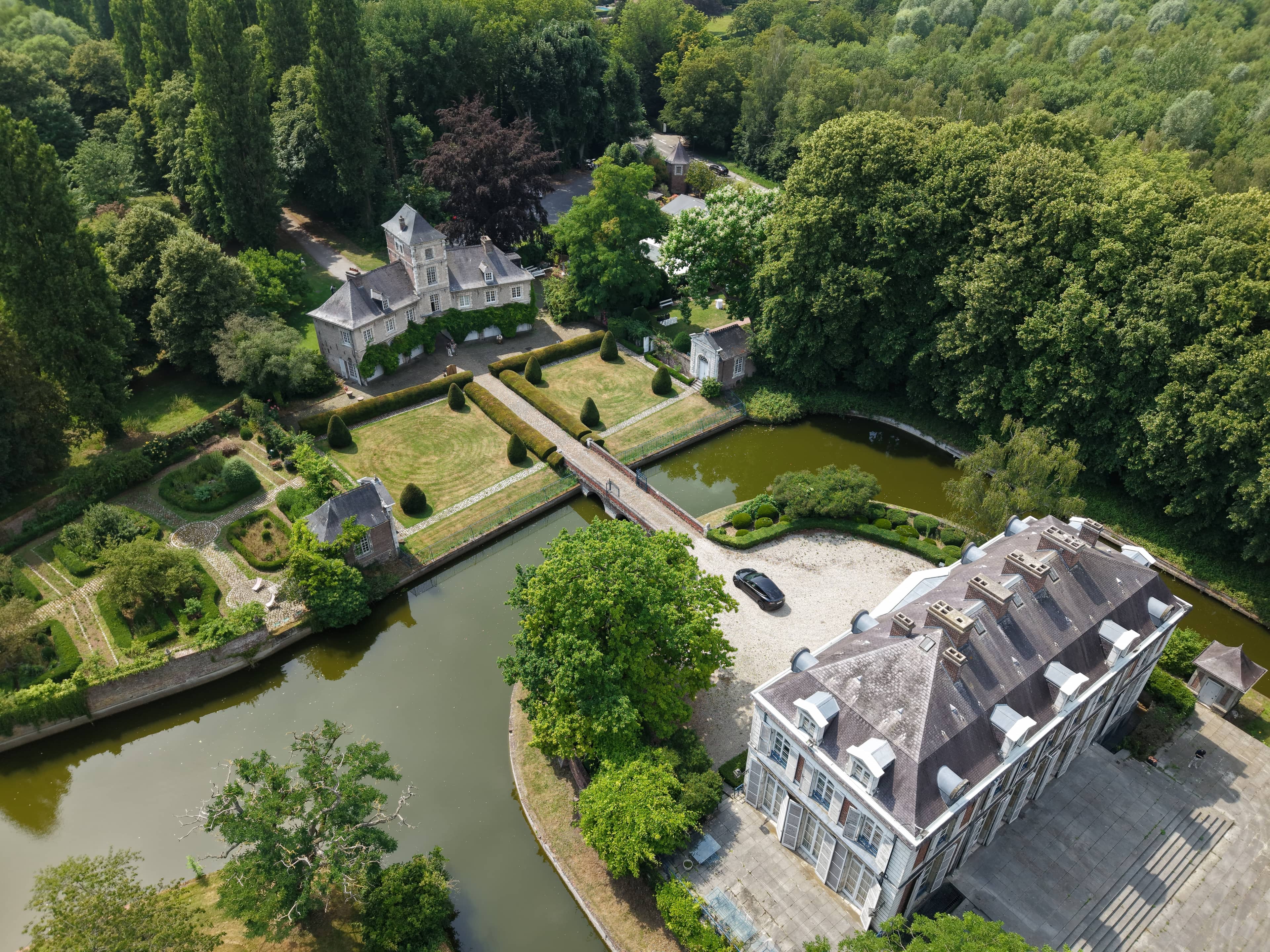 Prise de vue drone – daria chateau manoir jardins vert bois2